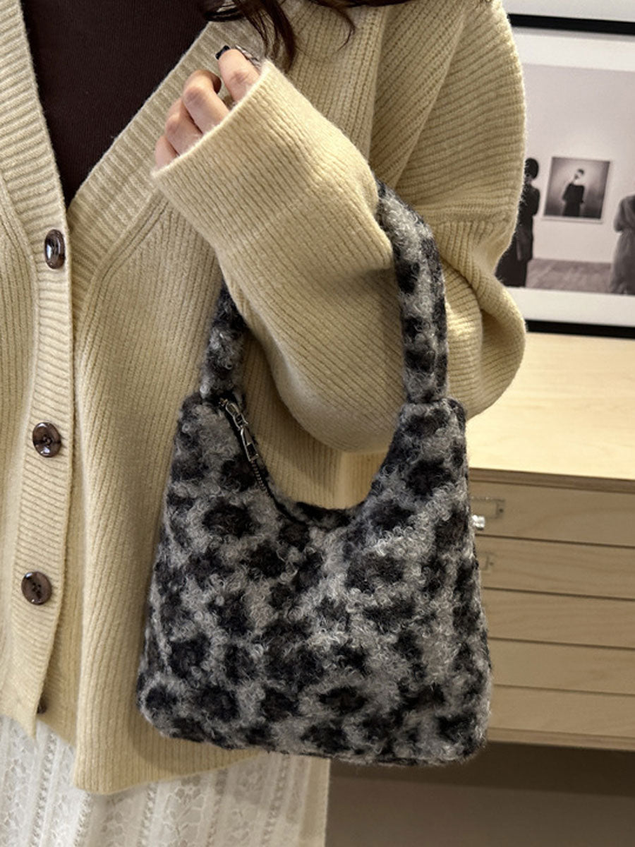 Leopard Print Plush Shoulder Handbag 06