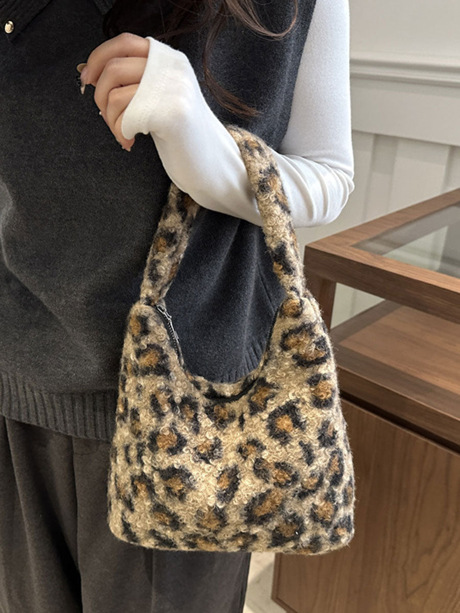Leopard Print Plush Shoulder Handbag 06
